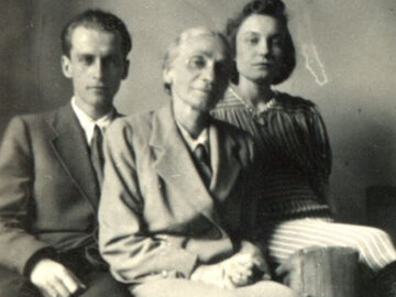 Zdjęcie ślubne Baczyńskiego, poeta z żoną i matką