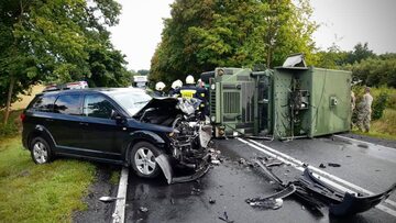 Zdjęcie z miejsca wypadku amerykańskiego wozu