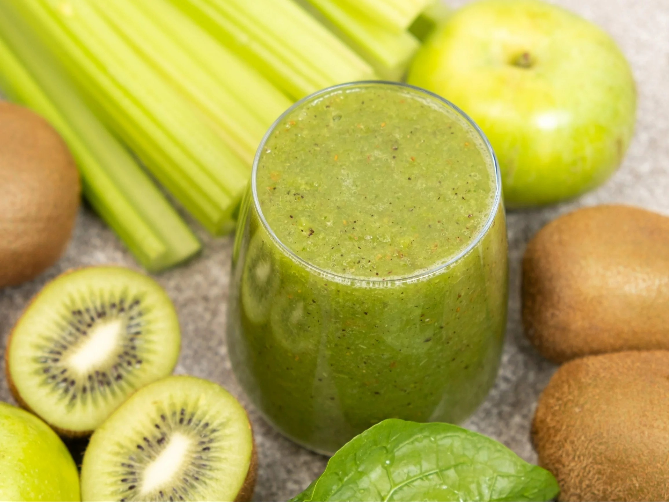 Koktajl z kiwi i jabłka