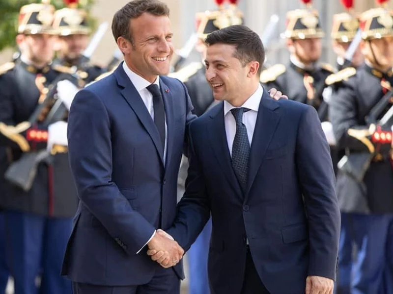 Emmanuel Macron i Wołodymyr Zełenski