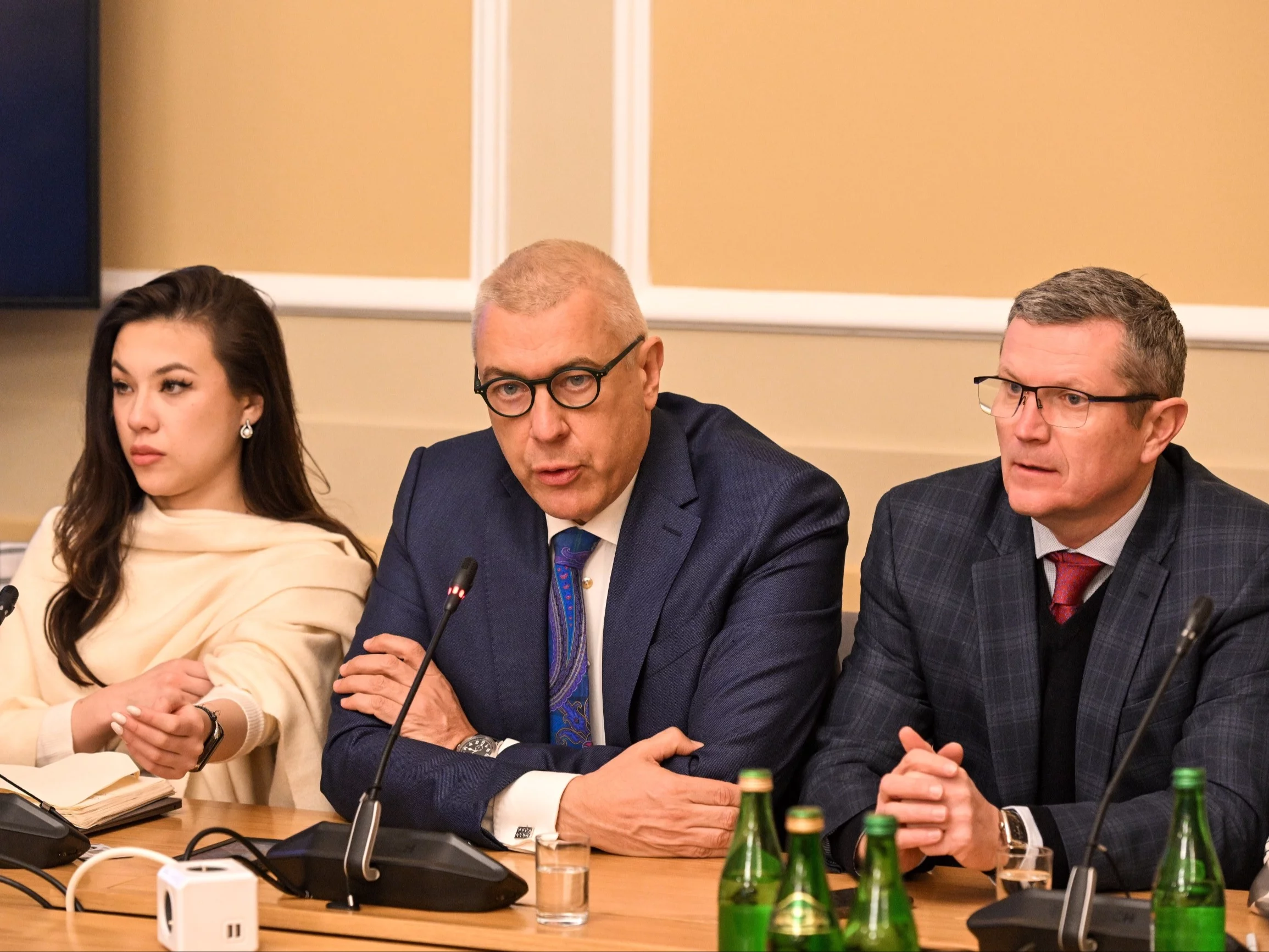 Roman Giertych podczas posiedzenia Zespołu ds. Rozliczeń z udziałem m.in. Inspektorów Najwyższej Izby Kontroli, zaangażowanych w badanie spraw związanych z funkcjonowaniem Funduszu Sprawiedliwości