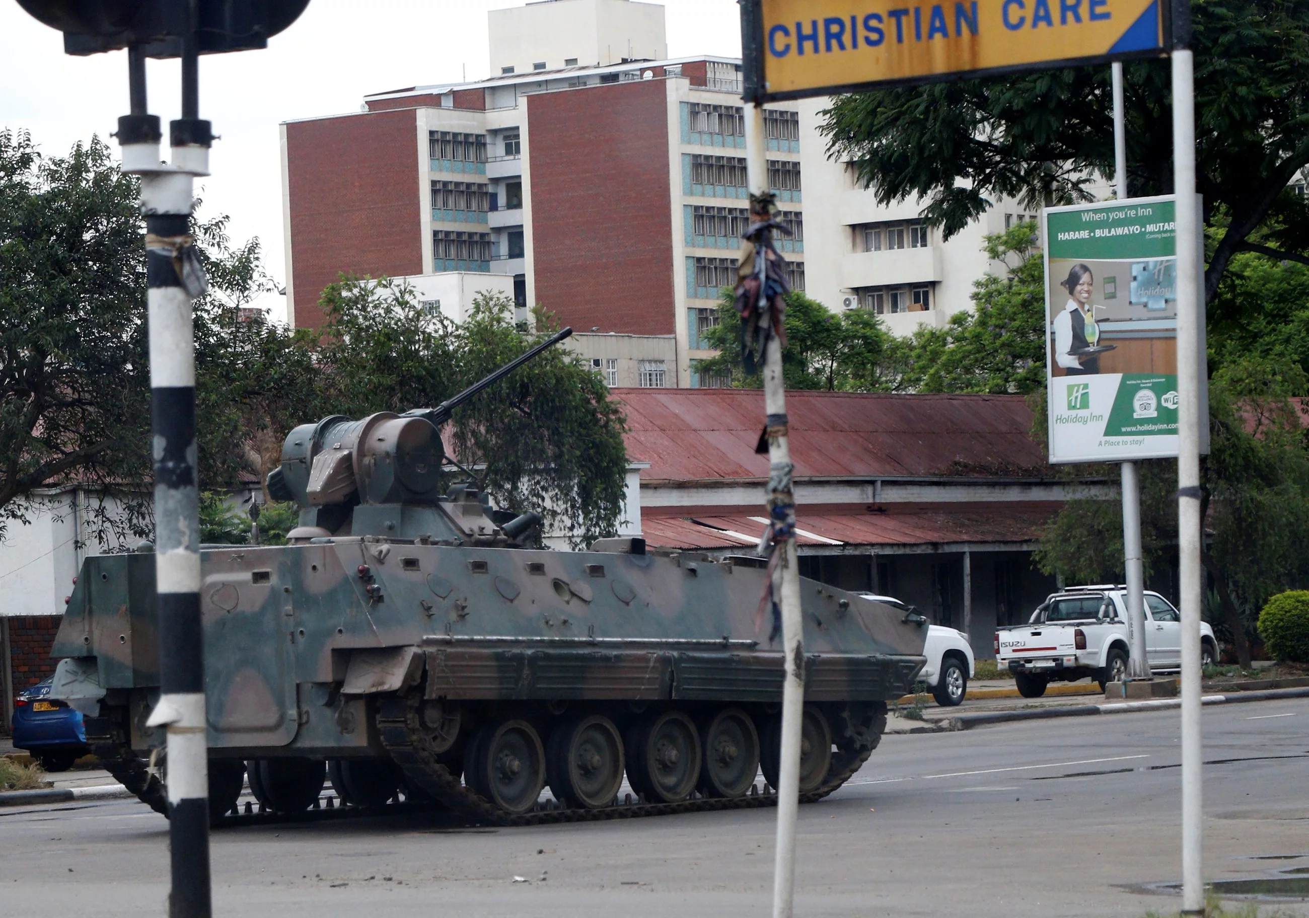 Czołg na ulicach Harare