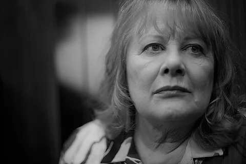 Shirley Knight w filmie „Elevator” (2011)