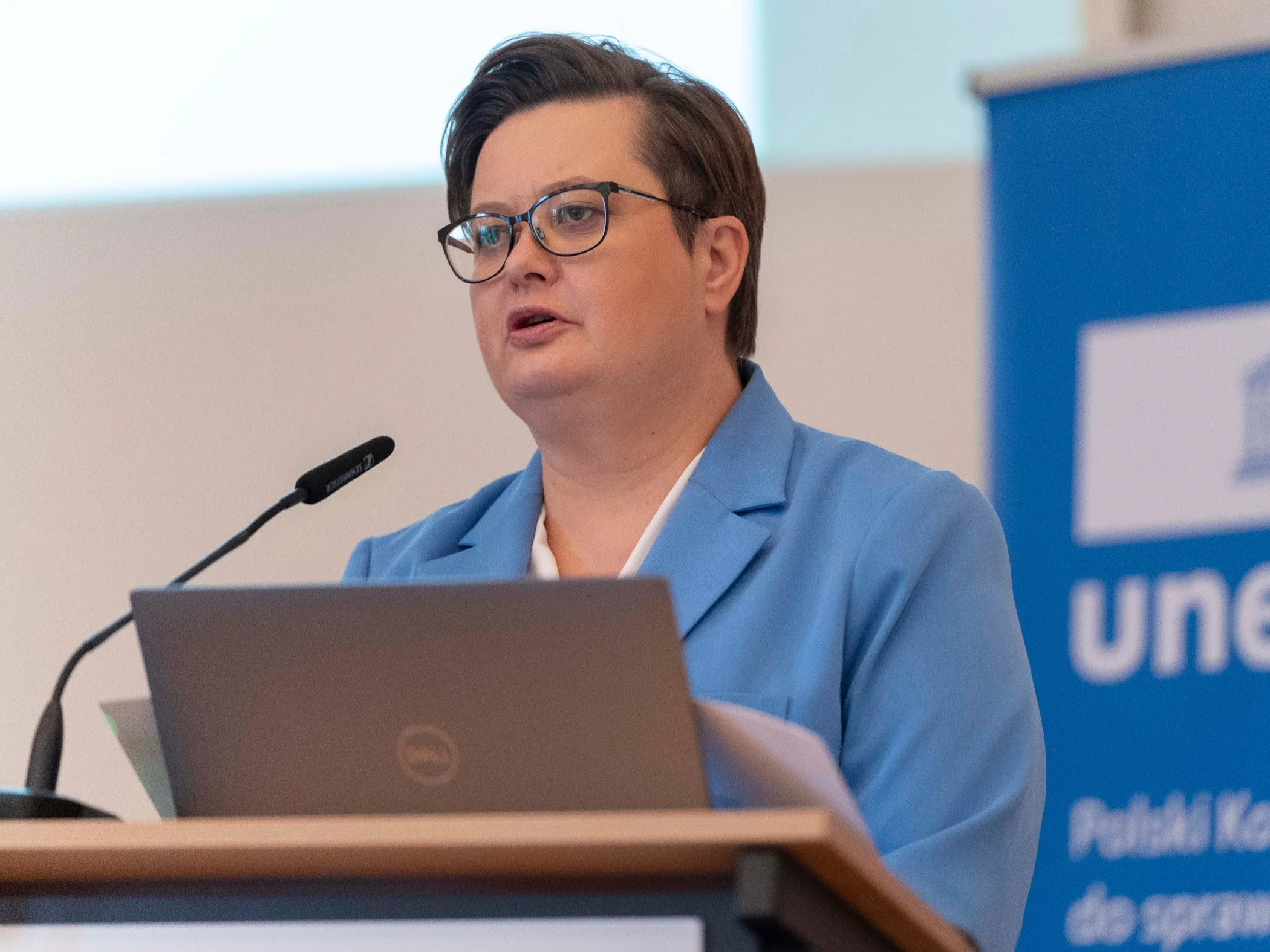 Uczniowie w szkole robią niemal „pełen etat”. Wiceszefowa MEN zapowiedziała zmiany