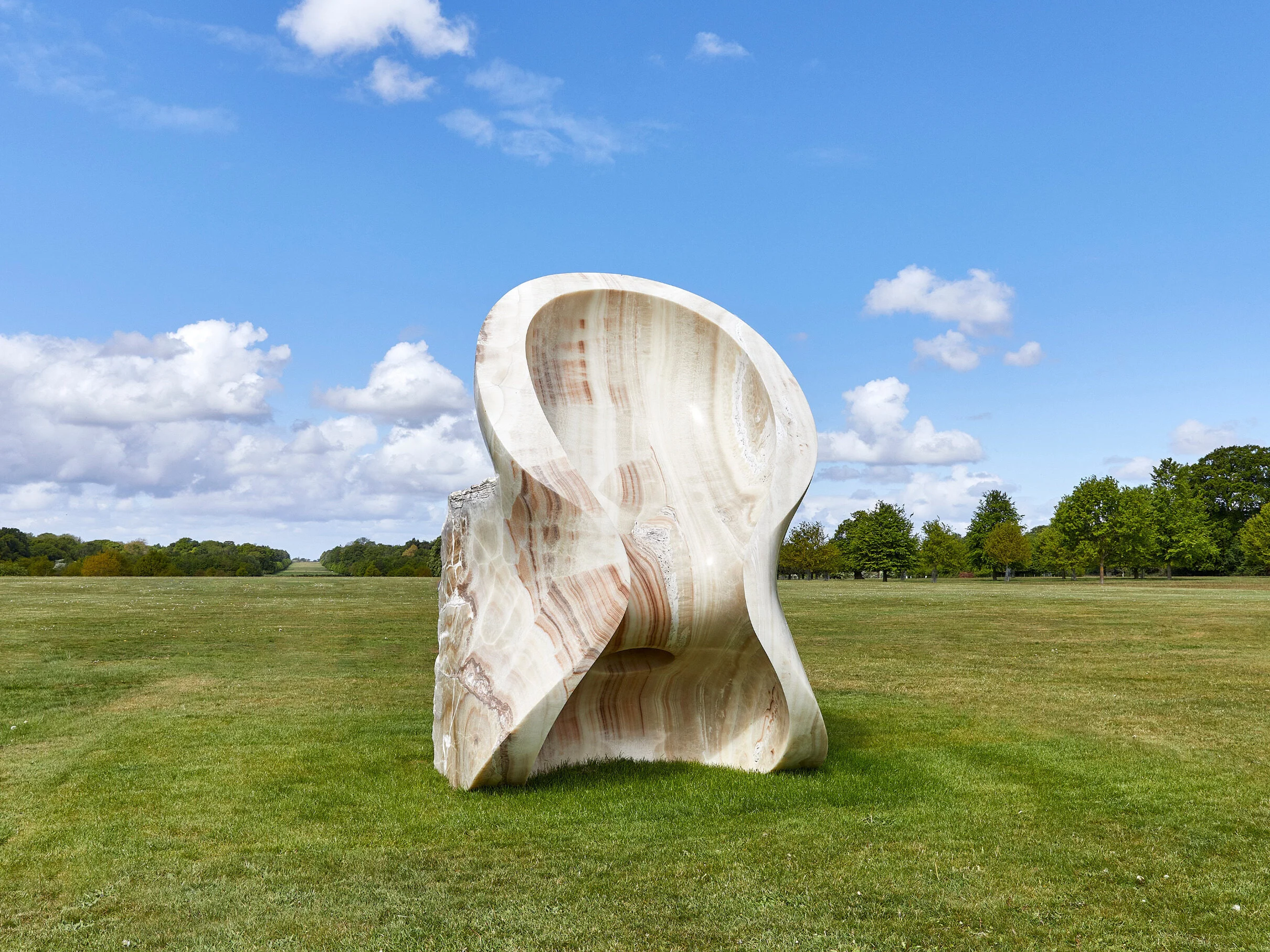 Anish Kapoor, Eight Eight, 2004, irański onyks, 281 x 195 x 146 cm