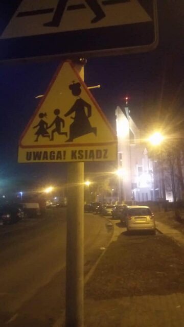 Znak drogowy w Toruniu