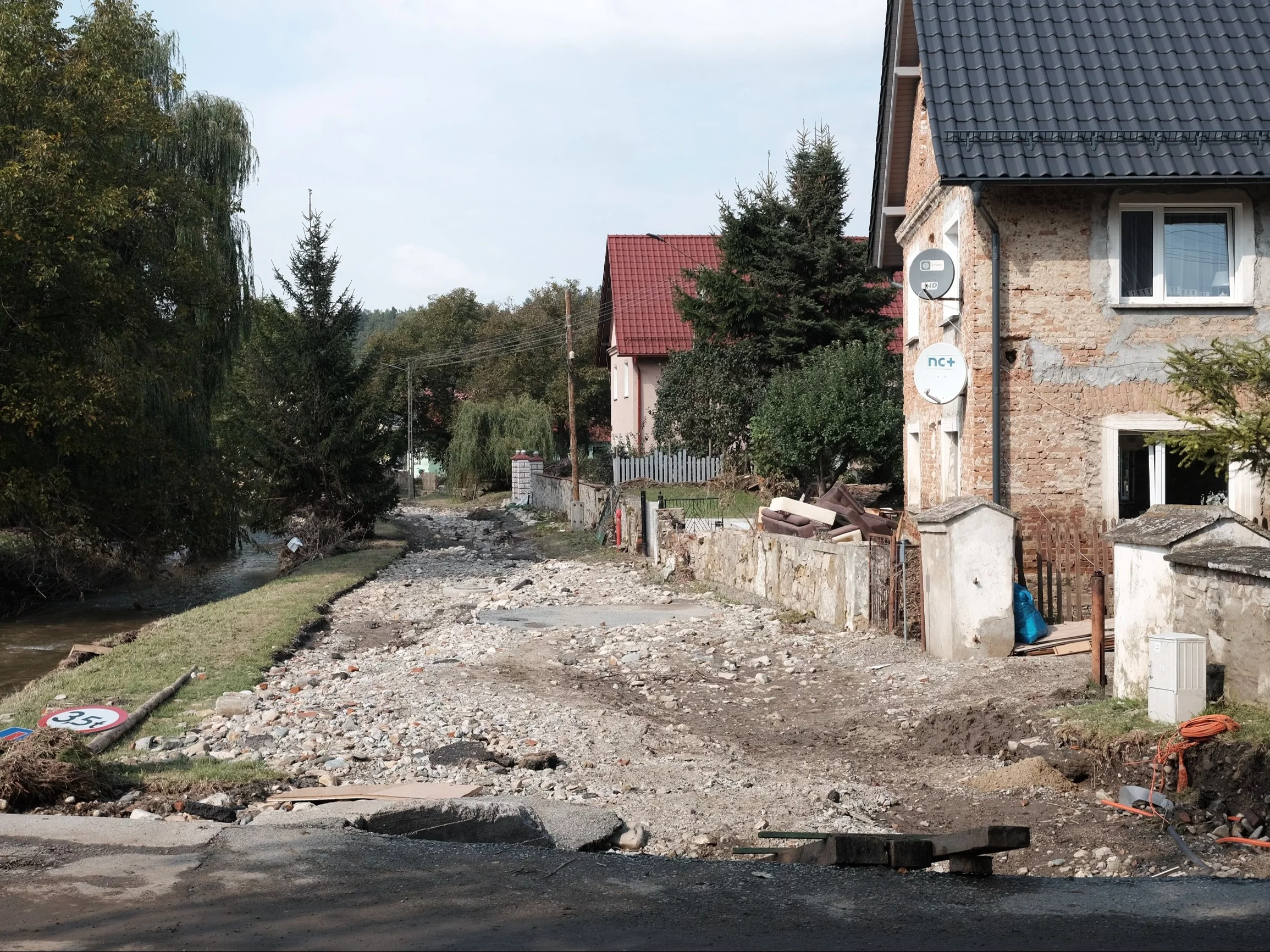 Zniszczenia po powodzi na Opolszczyźnie