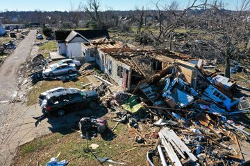 Zniszczenia po tornadzie w Kentucky