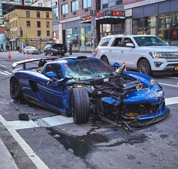 Zniszczone Porsche Carrera GT (Gemballa Mirage GT)