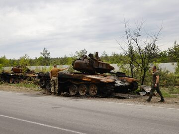 Zniszczone rosyjskie czołgi w obwodzie kijowskim.