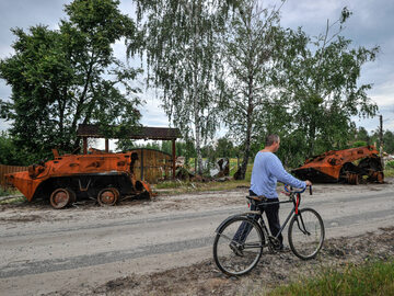 Zniszczone rosyjskie transportery opancerzone w obwodzie kijowskim, 9 lipca