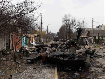 Zniszczony rosyjski sprzęt w Buczy, zdjęcie ilustracyjne
