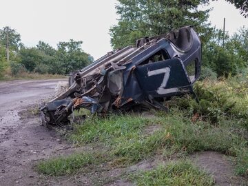 Zniszczony rosyjski sprzęt wojskowy, zdjęcie ilustracyjne