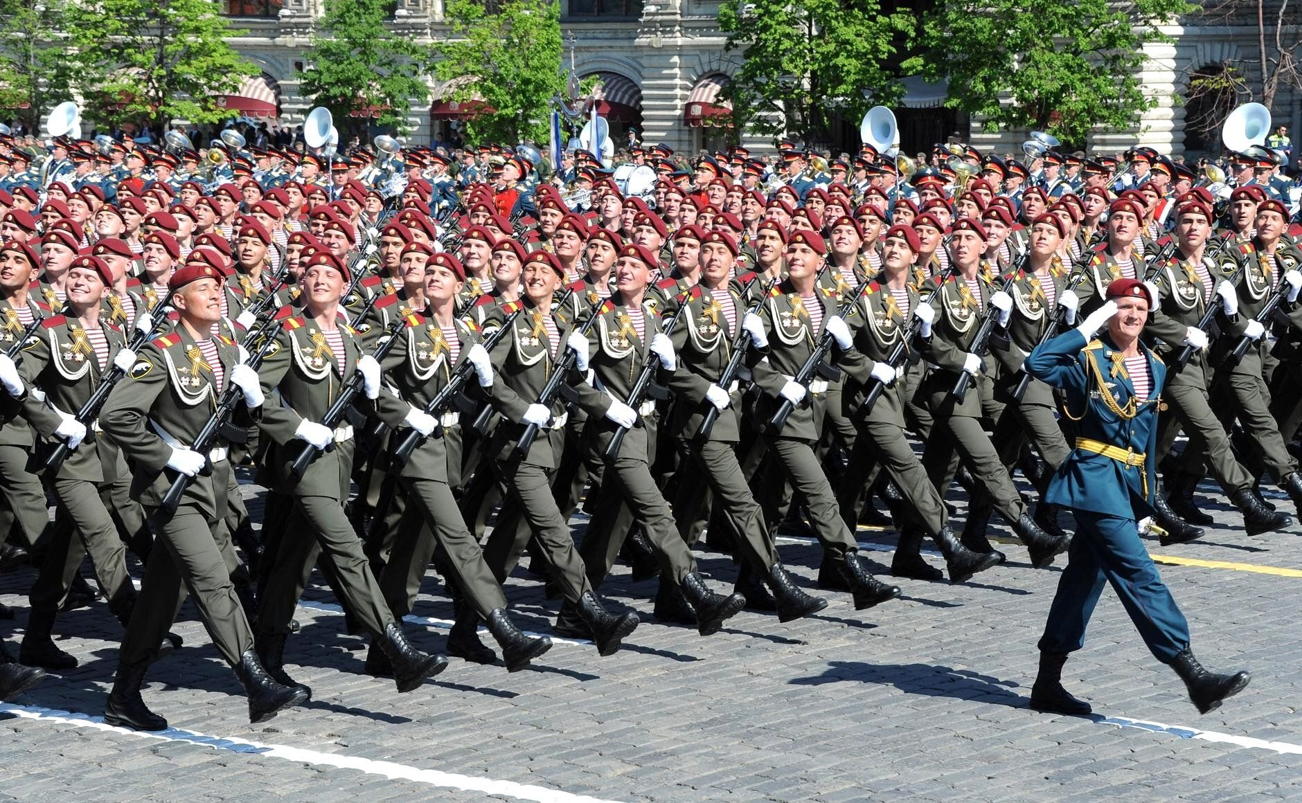 Żołnierze Gwardii Narodowej podczas parady z okazji Dnia Zwycięstwa