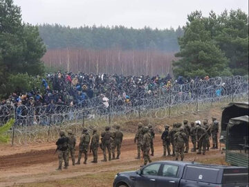 Żołnierze przy polsko-białoruskiej granicy