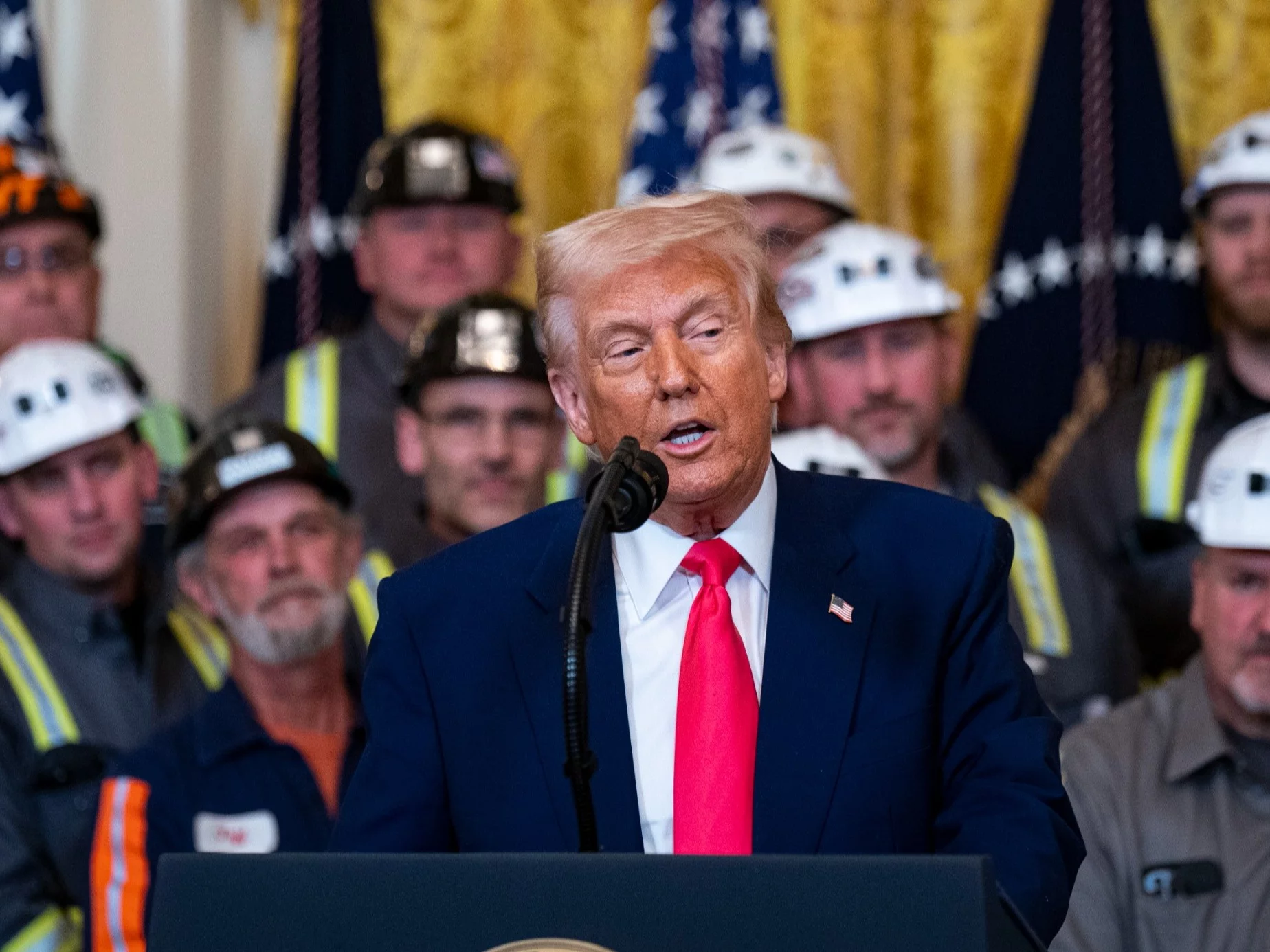 Donald Trump podczas spotkania z górnikami i ogłoszenia planu zwiększenia wydobycia paliw kopalnych