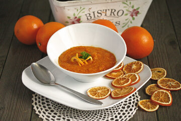 Zupa krem marchewkowo - pomarańczowa